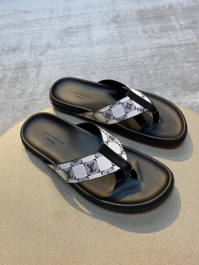 Va1e*ntin0 Slippers