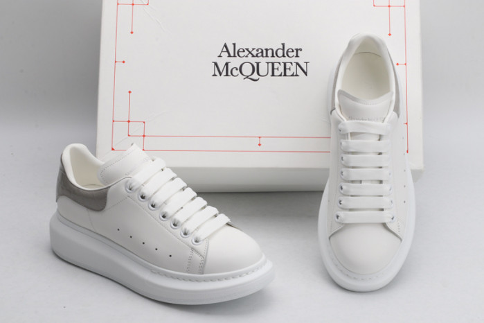 A1exa*der Mcqv*en OVERSIZED