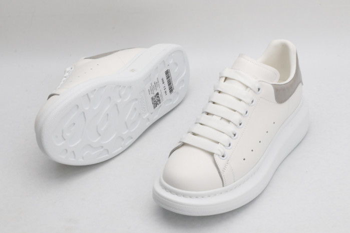 A1exa*der Mcqv*en OVERSIZED