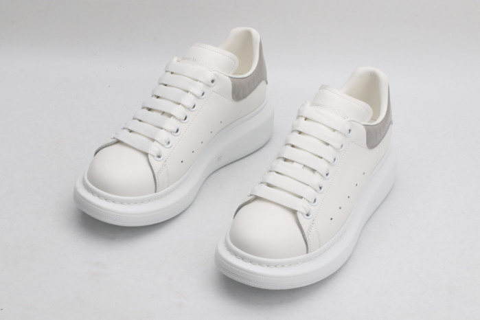A1exa*der Mcqv*en OVERSIZED