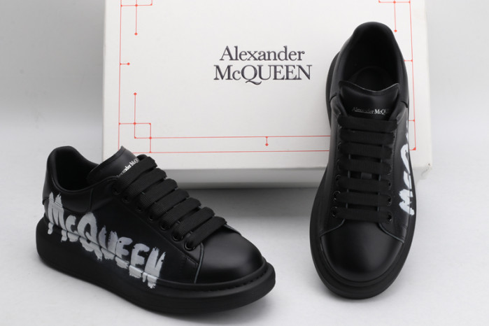 A1exa*der Mcqv*en OVERSIZED