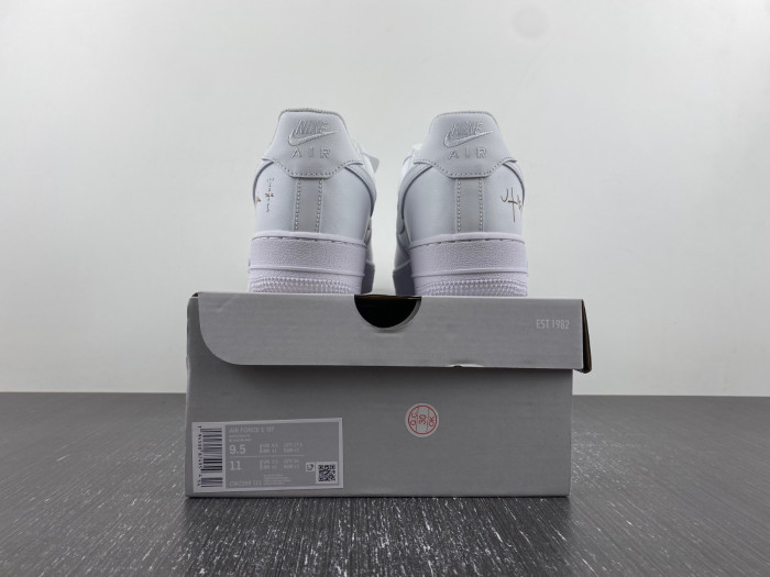NIKE AIR FORCE 1 LOW 