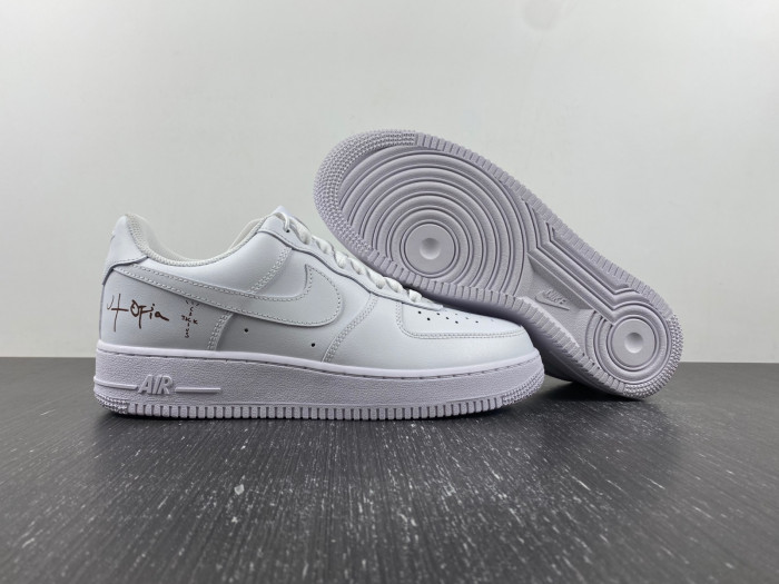 NIKE AIR FORCE 1 LOW 