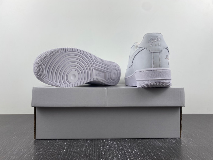 NIKE AIR FORCE 1 LOW 